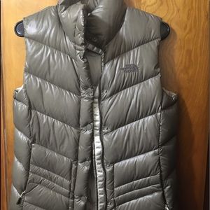 Women’s Gray North face vest
